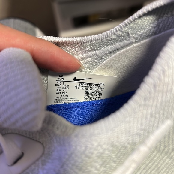 Women’s Nike Epic React Running Shoe - Picture 3 of 3